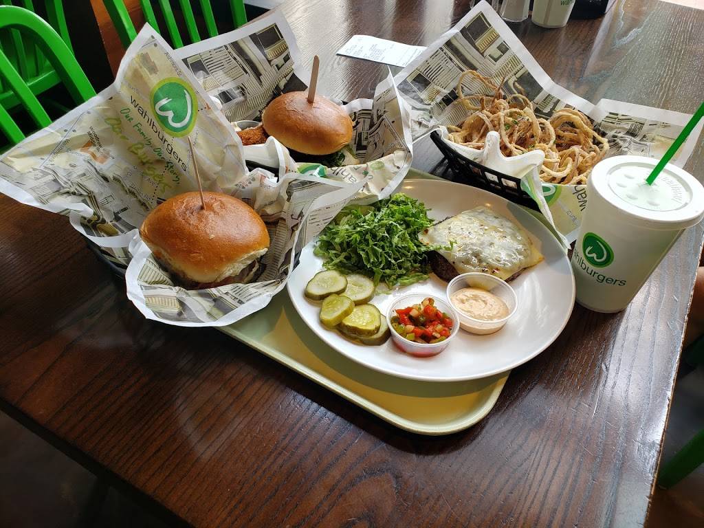 Wahlburgers | restaurant | 200 S Orange Ave, Orlando, FL 32801, USA | 4072937777 OR +1 407-293-7777