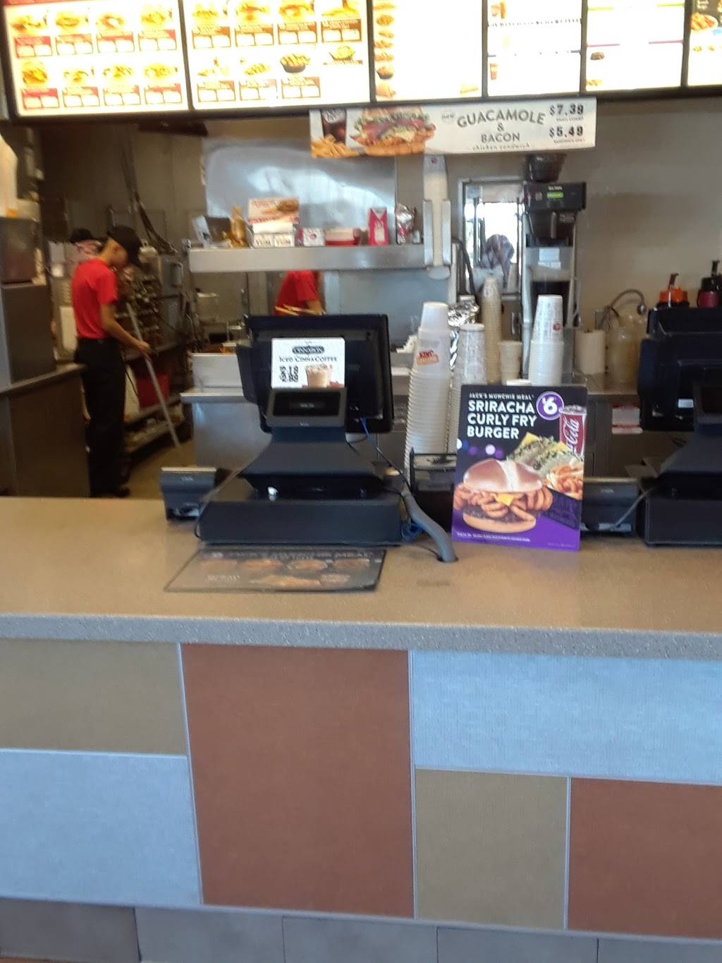 Jack in the Box | restaurant | 14398 County Line Rd, Delano, CA 93215, USA | 6617211132 OR +1 661-721-1132