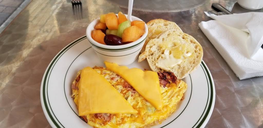 Moshers Gourmet Cornbeef | restaurant | 300 W Ocean Blvd # B, Long Beach, CA 90802, USA | 5624326267 OR +1 562-432-6267