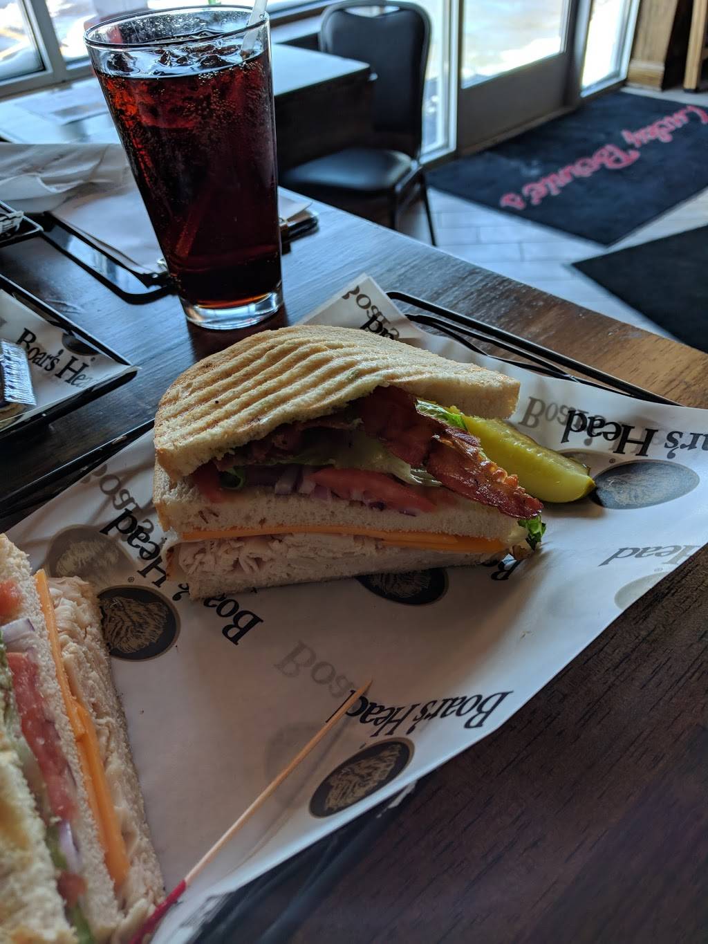 Lucky Bernies Huntley | restaurant | 9810 IL-47, Huntley, IL 60142, USA | 2248587323 OR +1 224-858-7323