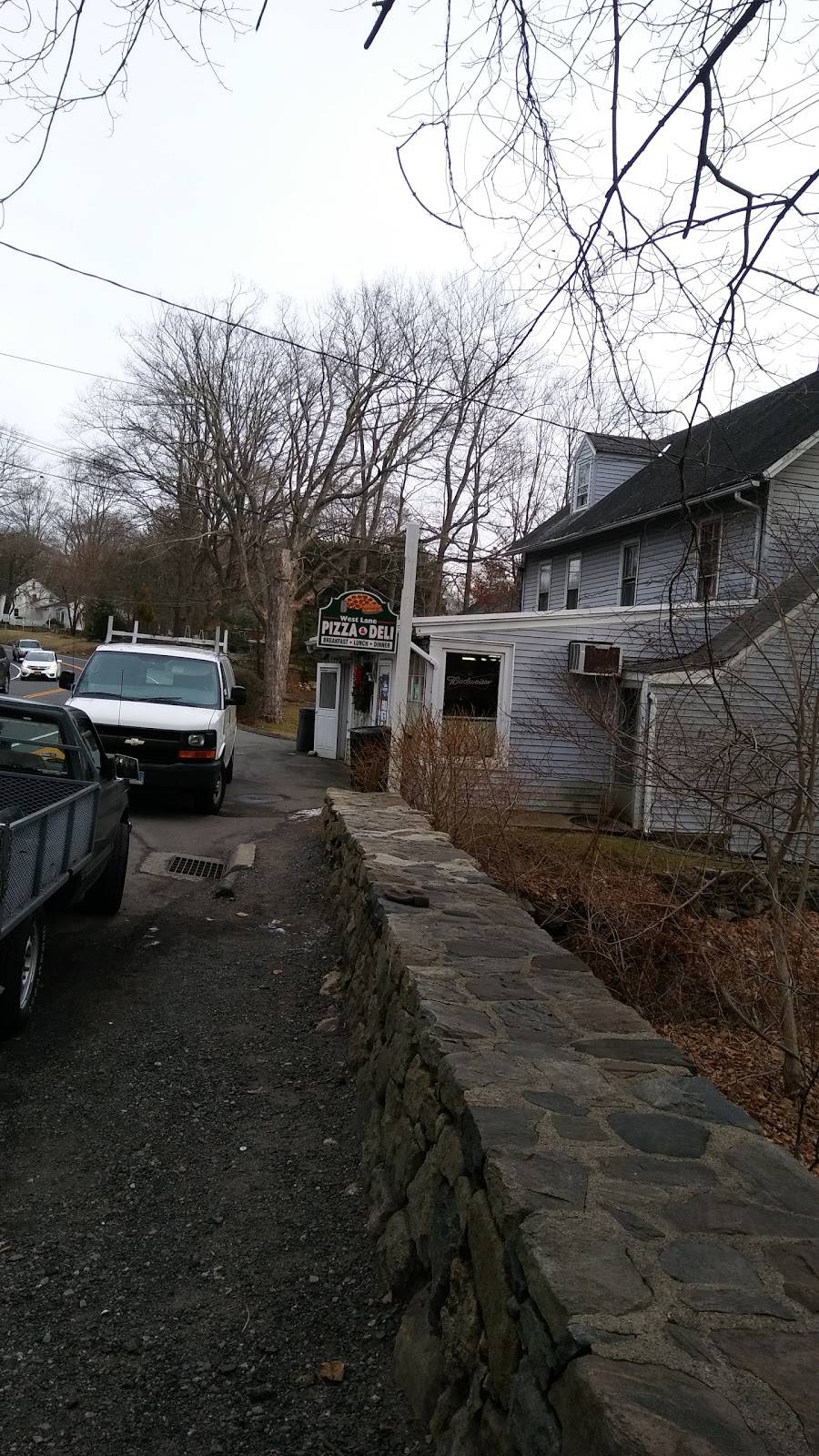 West Lane Pizza & Deli | restaurant | 127 West Ln, Ridgefield, CT 06877, USA | 2034387870 OR +1 203-438-7870