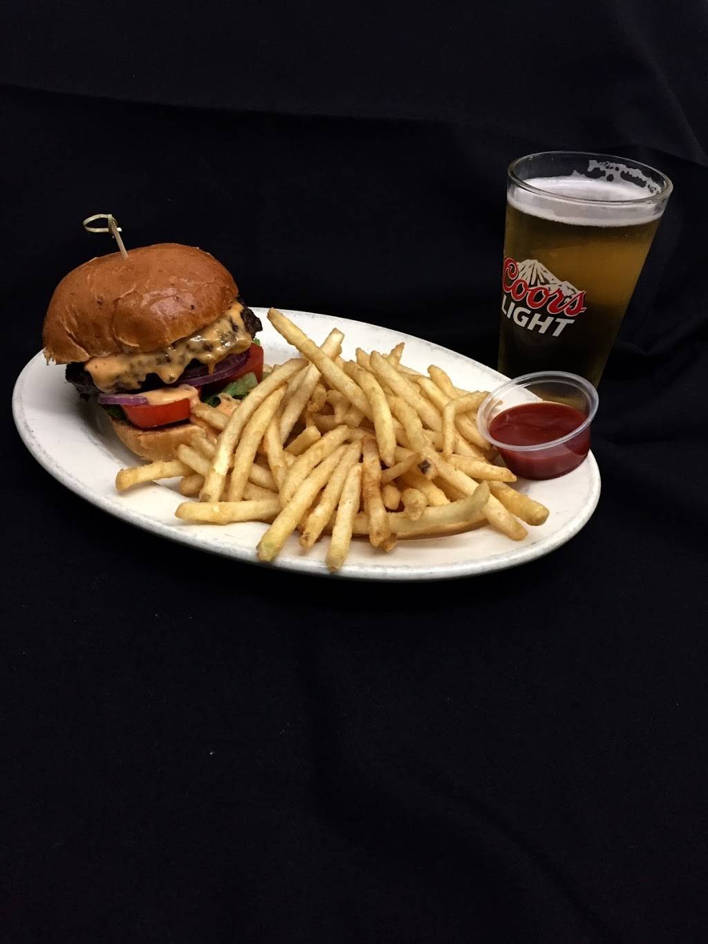 Jakes Bistro & Brew | restaurant | 12170 4th St, Yucaipa, CA 92399, USA | 9097908750 OR +1 909-790-8750