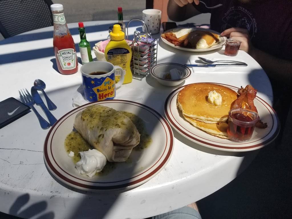 Big Daddys Diner | restaurant | 913 Golf Course Dr, Rohnert Park, CA 94928, USA | 7075852944 OR +1 707-585-2944