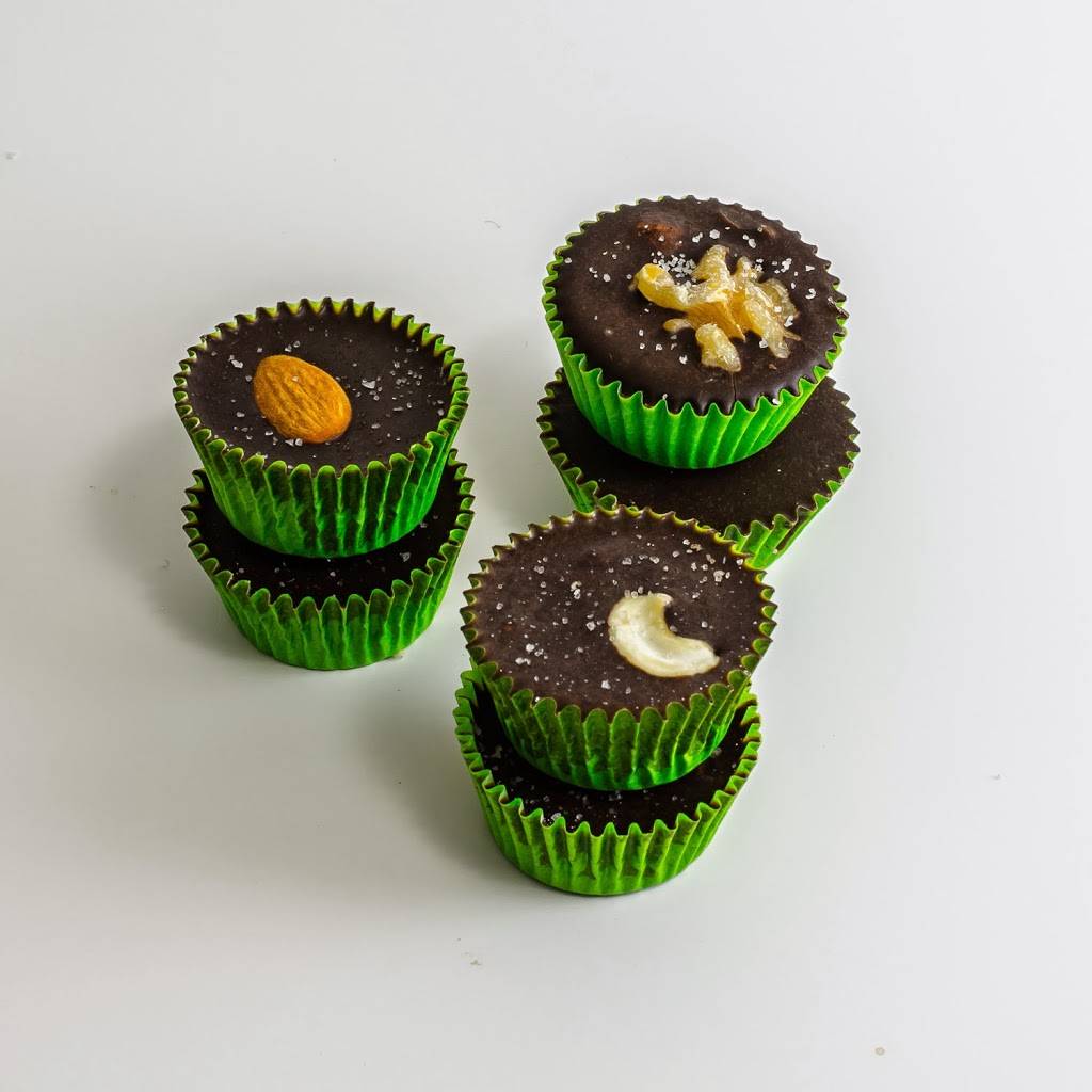 Radiantly Raw | restaurant | 3312 Austin Bluffs Pkwy, Colorado Springs, CO 80918, USA | 7197496176 OR +1 719-749-6176