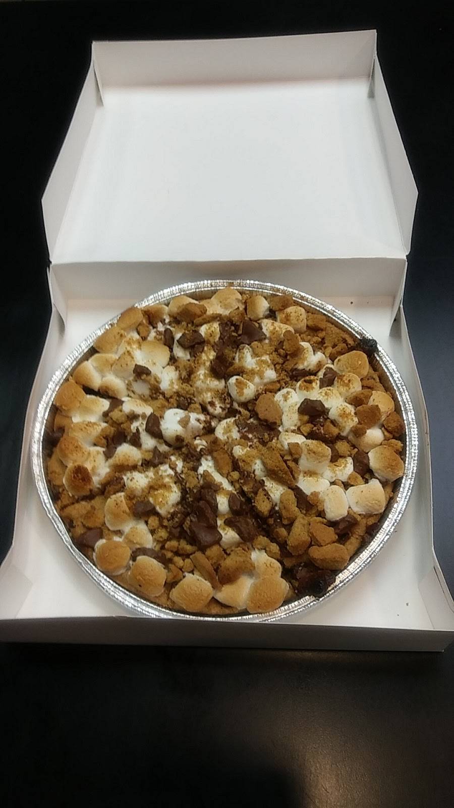 Pizza Hut | restaurant | 115 E New York Ave, DeLand, FL 32724, USA | 3867360999 OR +1 386-736-0999