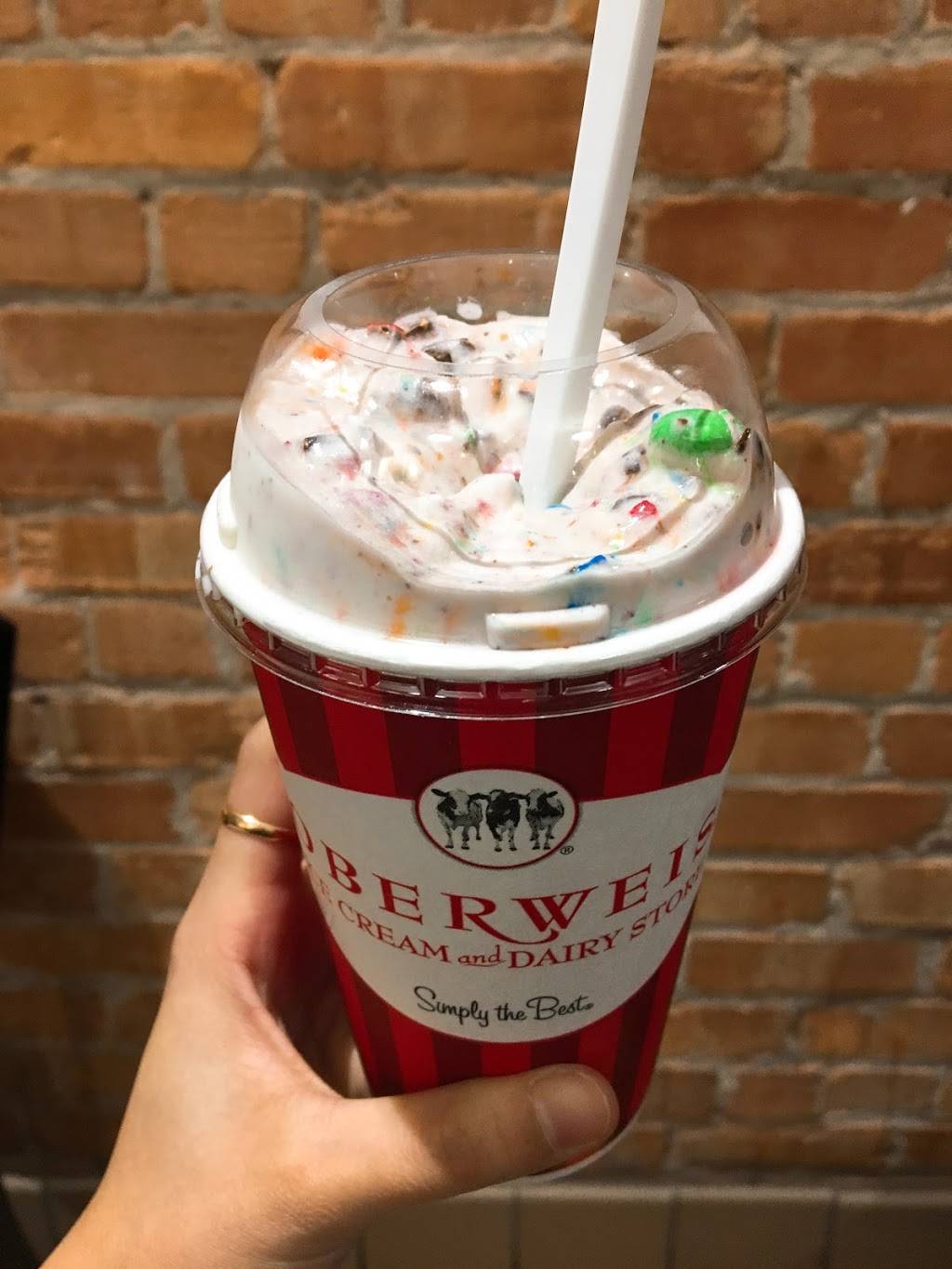 Oberweis Ice Cream and Dairy Store | restaurant | 124 N Oak Park Ave, Oak Park, IL 60301, USA | 7086601350 OR +1 708-660-1350