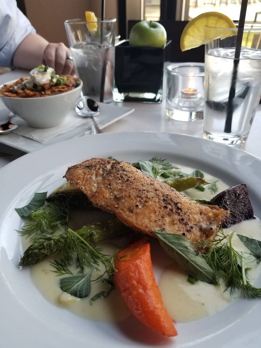 Vintage Kitchen | restaurant | 999, Dominion Tower, Waterside Dr, Norfolk, VA 23510, USA | 7576253370 OR +1 757-625-3370