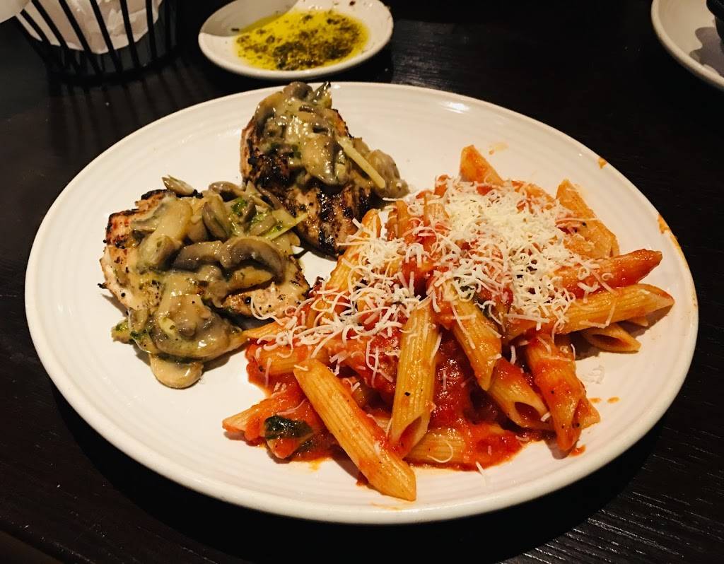 Carrabbas Italian Grill | restaurant | 1645 Niagara Falls Blvd, Amherst, NY 14228, USA | 7168335003 OR +1 716-833-5003