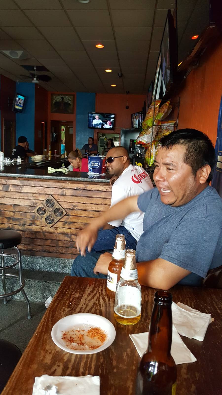 Raouls Bar & Grill | restaurant | 3214 W 47th St, Chicago, IL 60632, USA | 7738474379 OR +1 773-847-4379