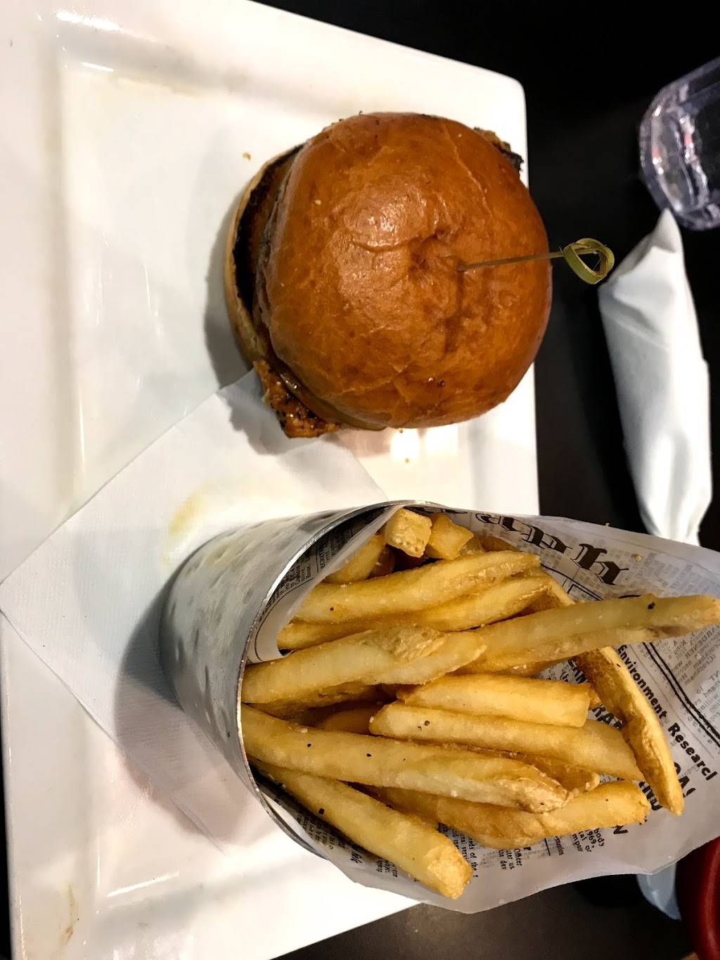 Smokewood American Grill | restaurant | 1 Airport Blvd, Bentonville, AR 72712, USA | 4792039305 OR +1 479-203-9305