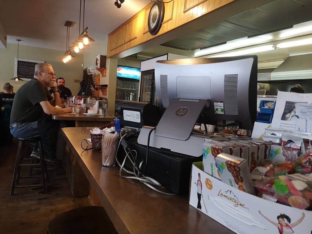 Restaurant LExpress | restaurant | 6250 Rue Foster, Waterloo, QC J0E 2N0, Canada | 4505392107 OR +1 450-539-2107