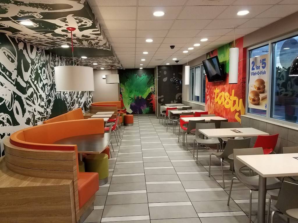 McDonalds | cafe | 7862 LA-23, Belle Chasse, LA 70037, USA | 5043947951 OR +1 504-394-7951