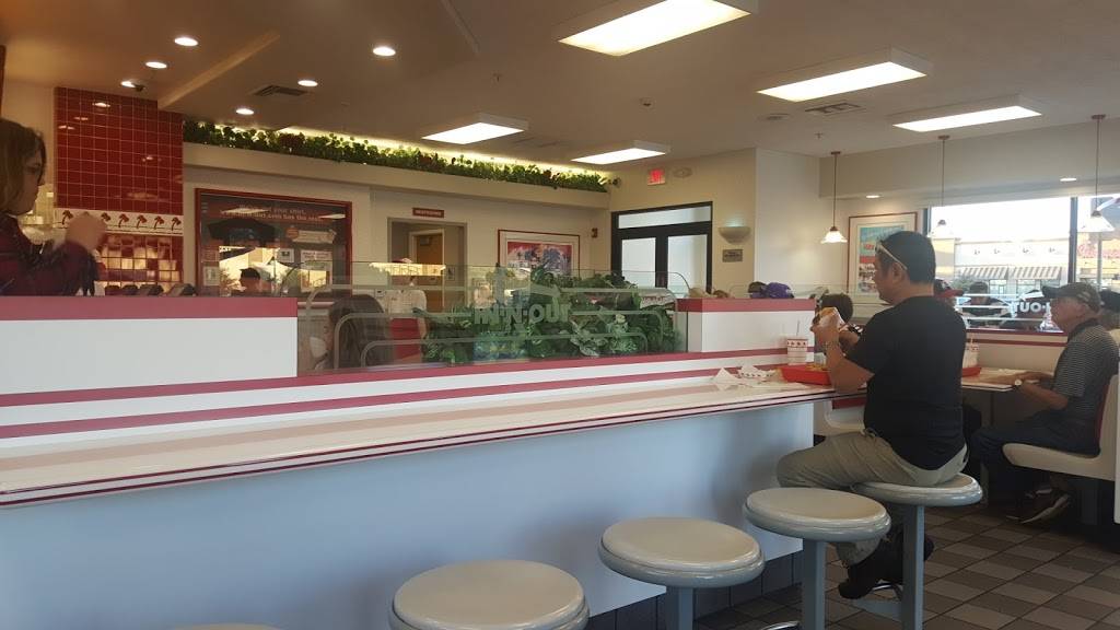In-N-Out Burger | restaurant | 2910 E Germann Rd, Chandler, AZ 85249, USA | 8007861000 OR +1 800-786-1000