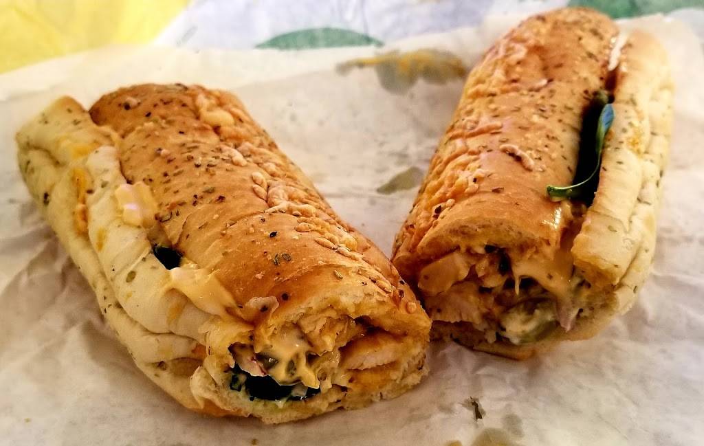 Subway | restaurant | 132 Front St E Suite 1-B, Toronto, ON M5A 1E2, Canada | 6474287634 OR +1 647-428-7634