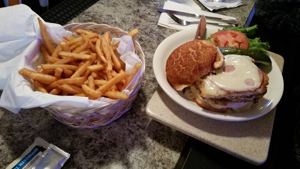 Wegners St Martins Inn | restaurant | 11318 W St Martins Rd, Franklin, WI 53132, USA | 4144259971 OR +1 414-425-9971