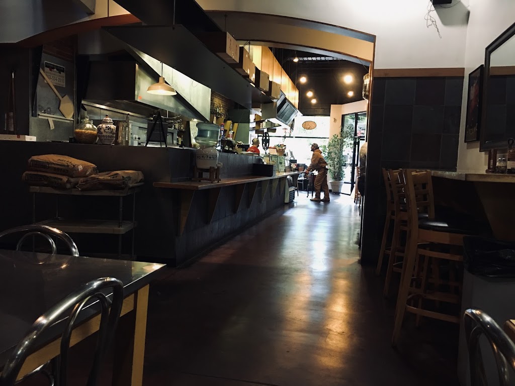 Pizzeria Colore | restaurant | 810 Vallejo St, Denver, CO 80204, USA | 3035342111 OR +1 303-534-2111