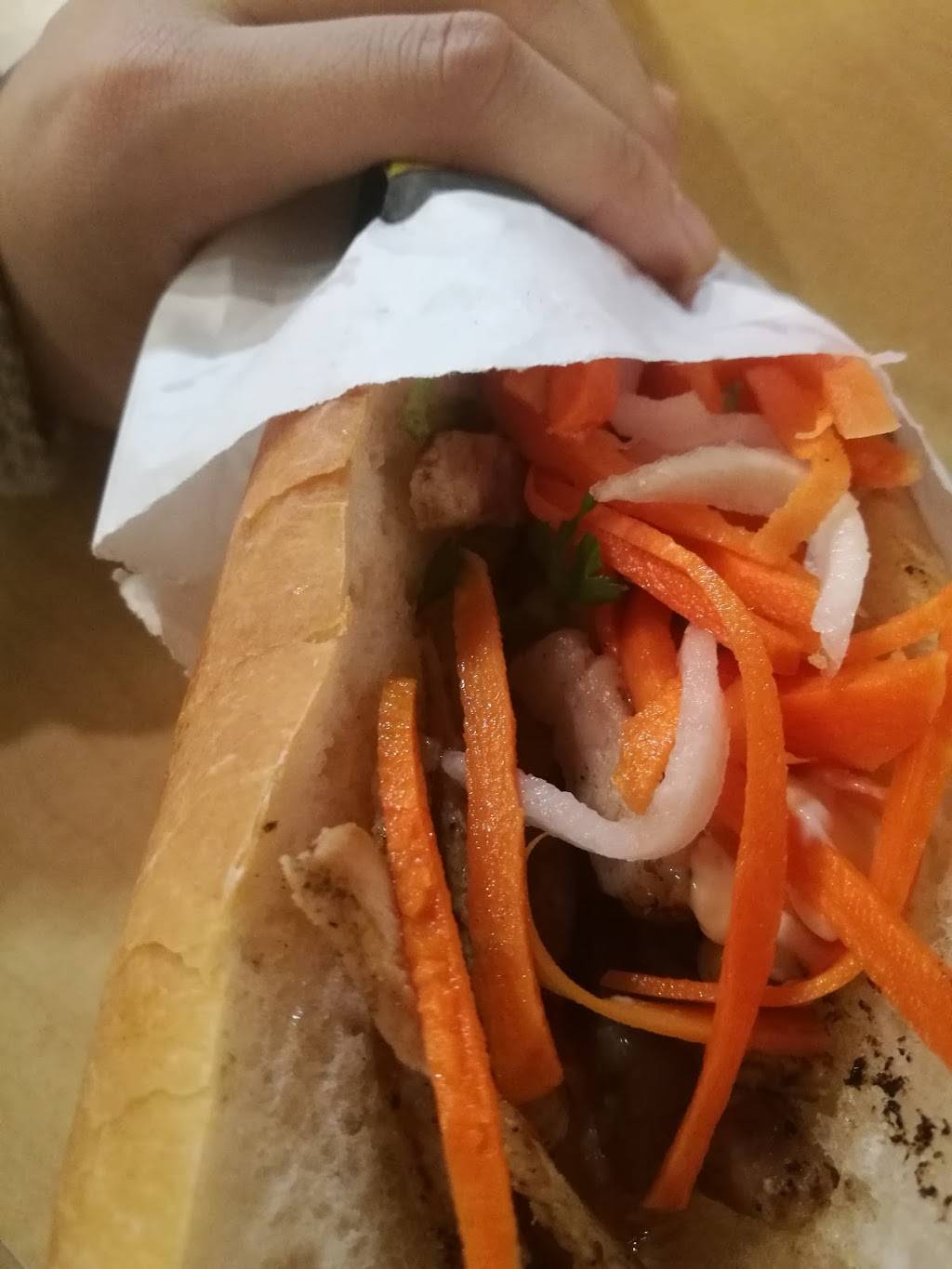 Vie & Nam | restaurant | 705 Rue Sainte-Catherine O, Montréal, QC H3B 4G5, Canada | 5142829191 OR +1 514-282-9191