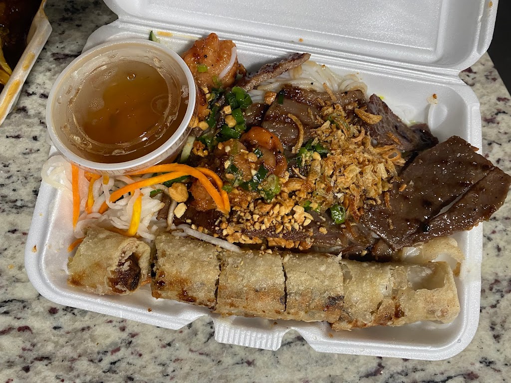 9 Mile Pho | restaurant | 12211 E Dartmouth Ave Ste 100, Aurora, CO 80014, USA | 7203356228 OR +1 720-335-6228