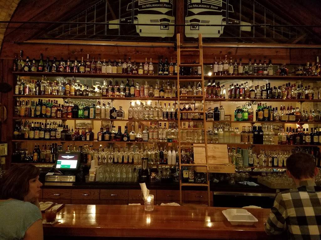 The Freighthouse Restaurant | restaurant | 107 Vine St, La Crosse, WI 54601, USA | 6087846211 OR +1 608-784-6211