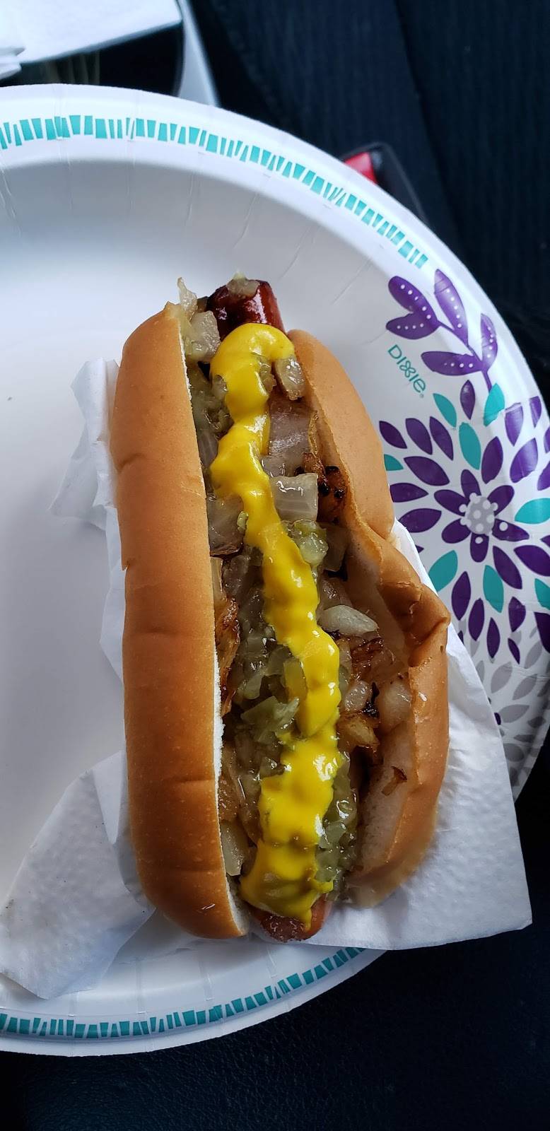 Wasses Hot Dogs | restaurant | 2 N Main St, Rockland, ME 04841, USA | 2075944347 OR +1 207-594-4347