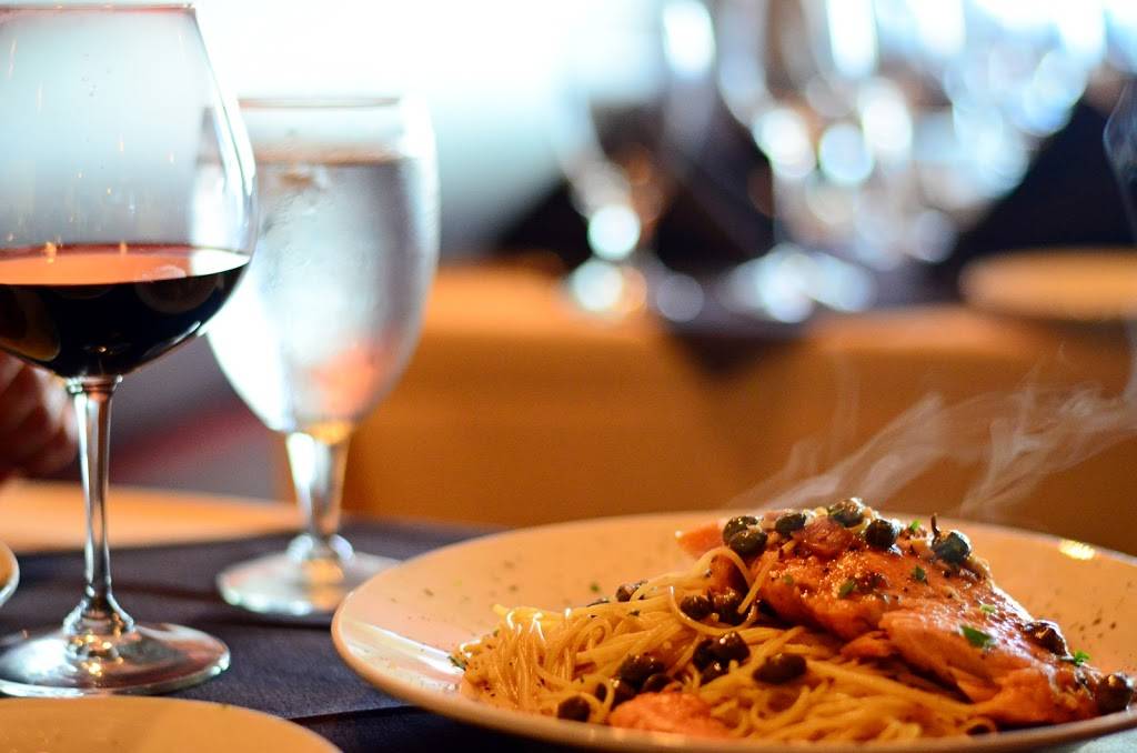 Manuels Vintage Room | restaurant | 6 S Main St, Gainesville, FL 32601, USA | 3523757372 OR +1 352-375-7372