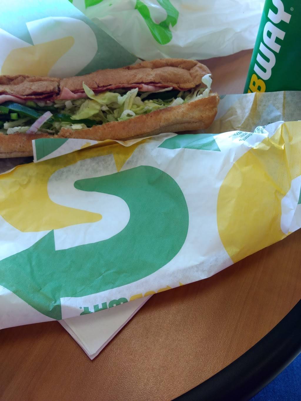 Subway | restaurant | 1175 Main St, Clinton, MA 01510, USA | 9787334343 OR +1 978-733-4343