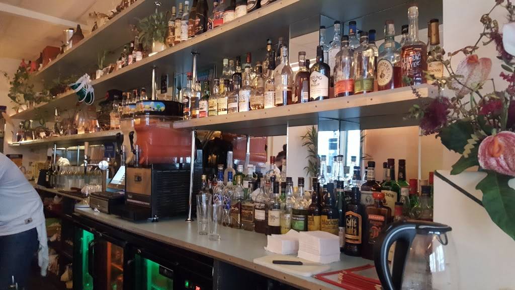 Sally Roots | restaurant | 195 Wyckoff Ave, Brooklyn, NY 11237, USA | 3474250888 OR +1 347-425-0888