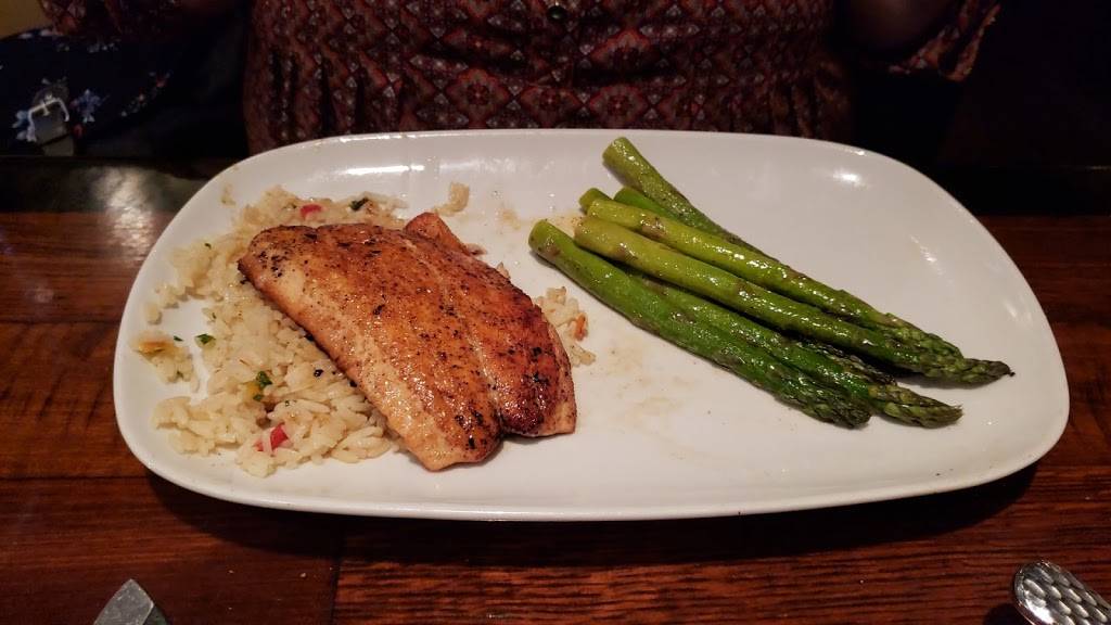 LongHorn Steakhouse | meal takeaway | 2710 Towne Dr, Beavercreek, OH 45431, USA | 9374318344 OR +1 937-431-8344