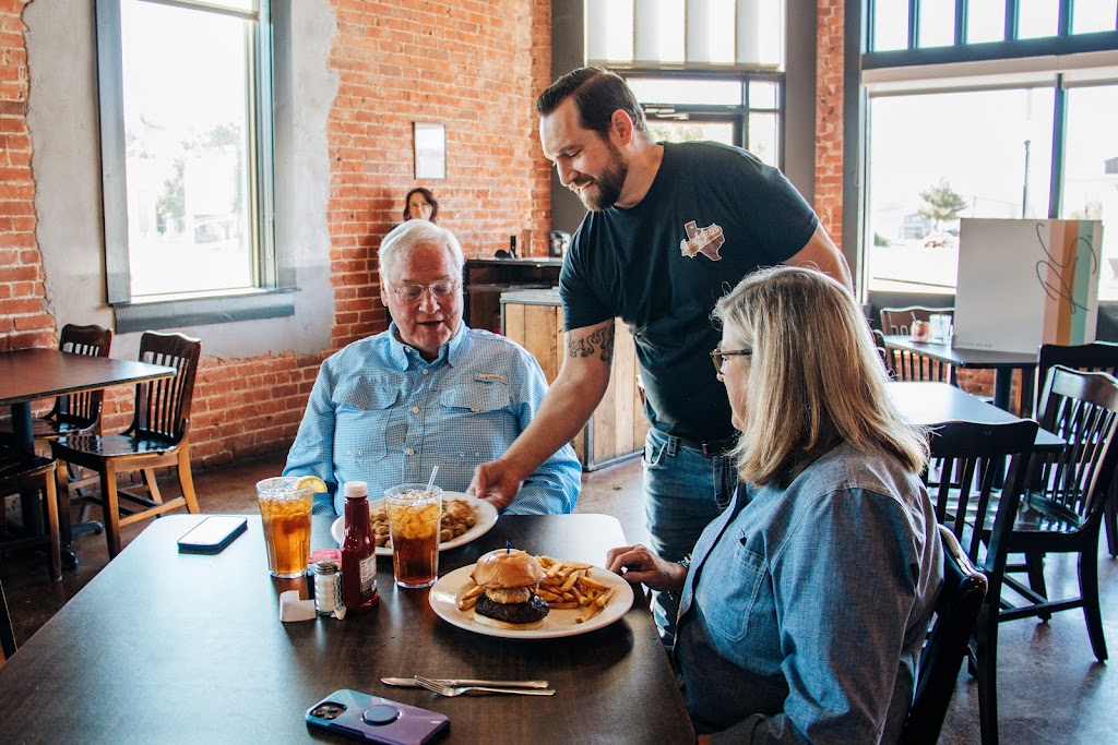 Brickstreet 200 | restaurant | 200 Main St, Panhandle, TX 79068, USA | 8062791495 OR +1 806-279-1495