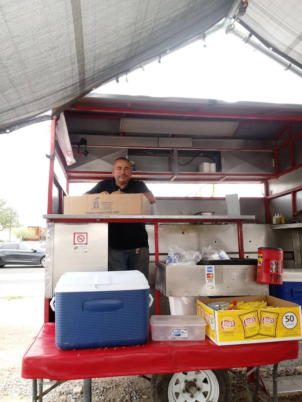 Los Ponchos Hot Dogs | restaurant | 1901 E Fort Lowell Rd, Tucson, AZ 85719, USA | 5203366805 OR +1 520-336-6805