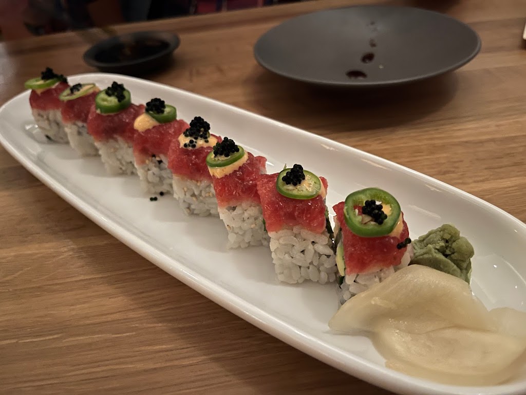 Nomonomo Sushi | restaurant | 2096 N Milwaukee Ave, Chicago, IL 60647, USA | 7736973651 OR +1 773-697-3651