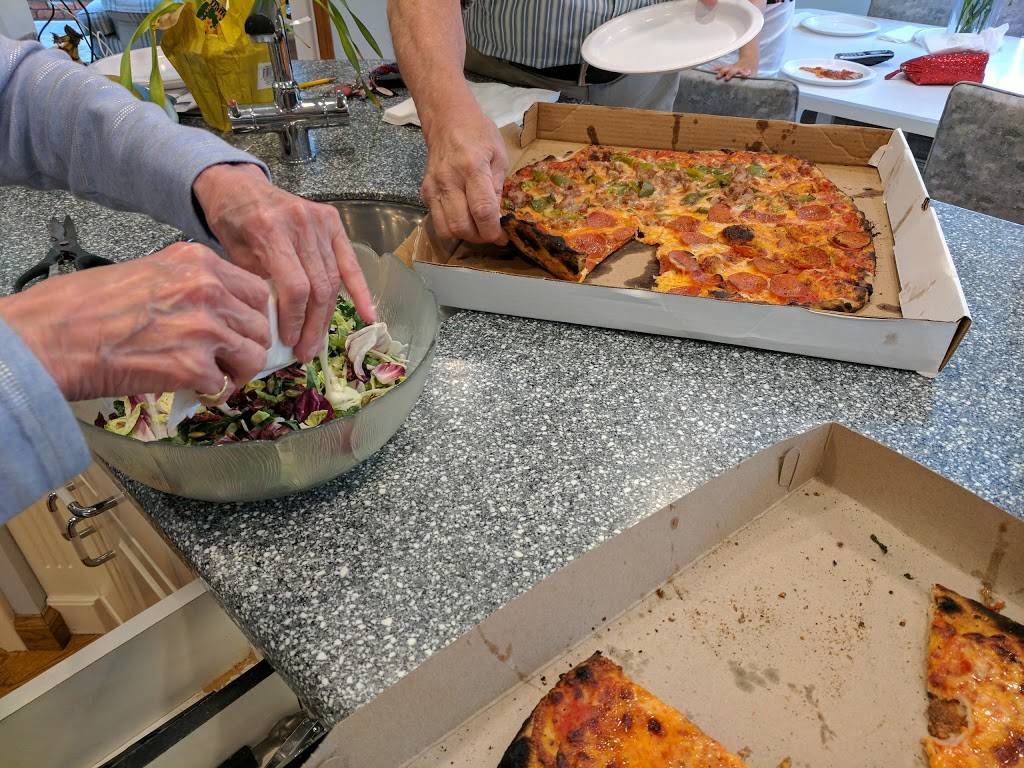 Olde World Apizza | restaurant | 1957 Whitney Ave, North Haven, CT 06473, USA | 2032878820 OR +1 203-287-8820