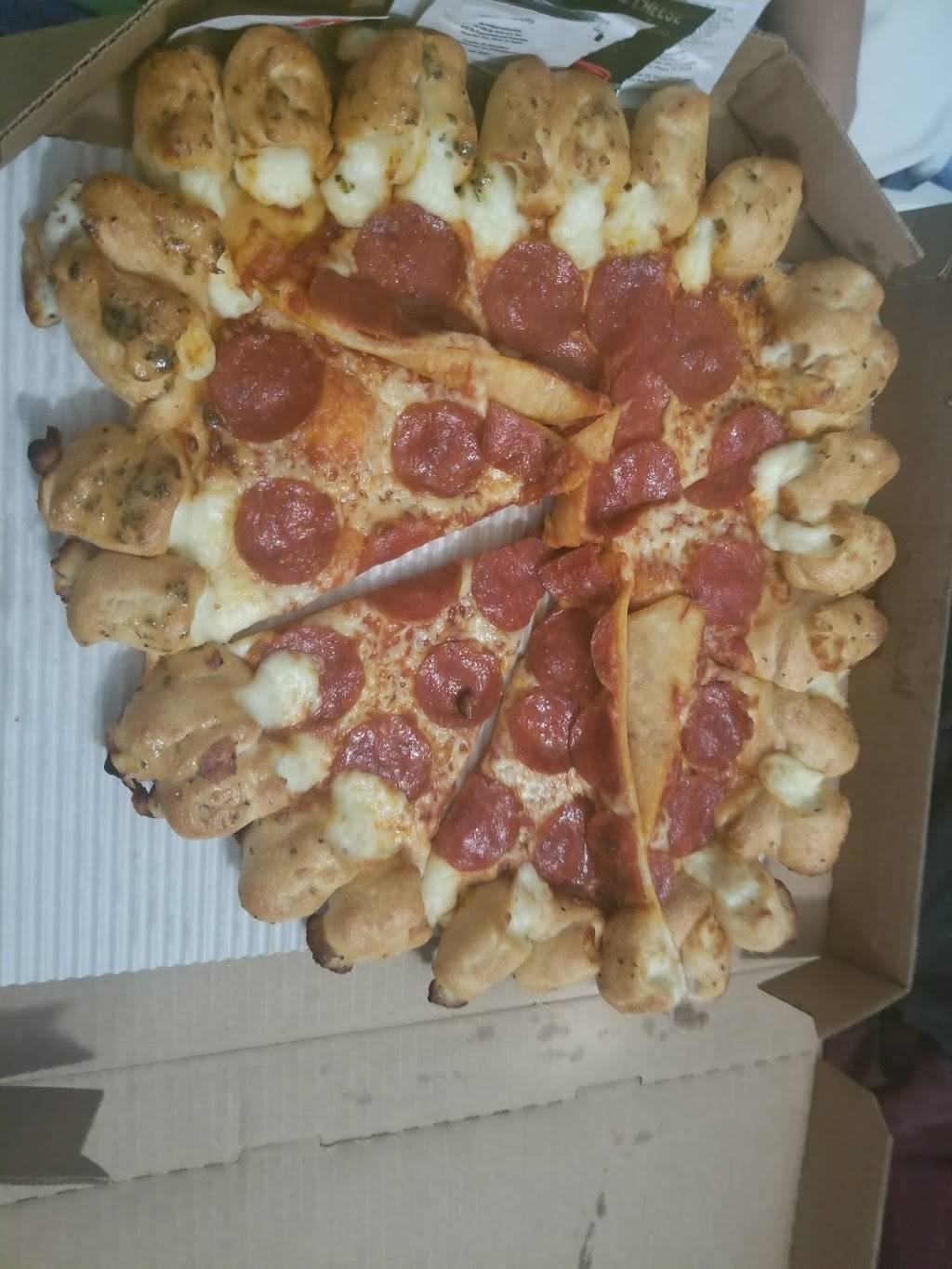 Pizza Hut | restaurant | 360 W Foothill Pkwy, Corona, CA 92882, USA | 9518088844 OR +1 951-808-8844