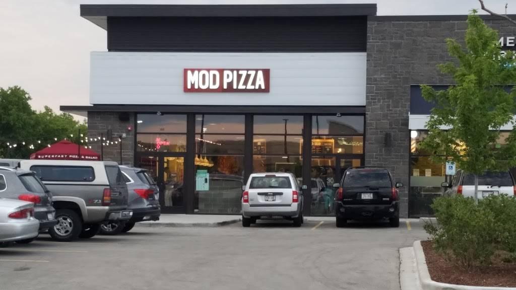 MOD Pizza | restaurant | 160 W Town Square Way #100, Oak Creek, WI 53154, USA | 2623300027 OR +1 262-330-0027