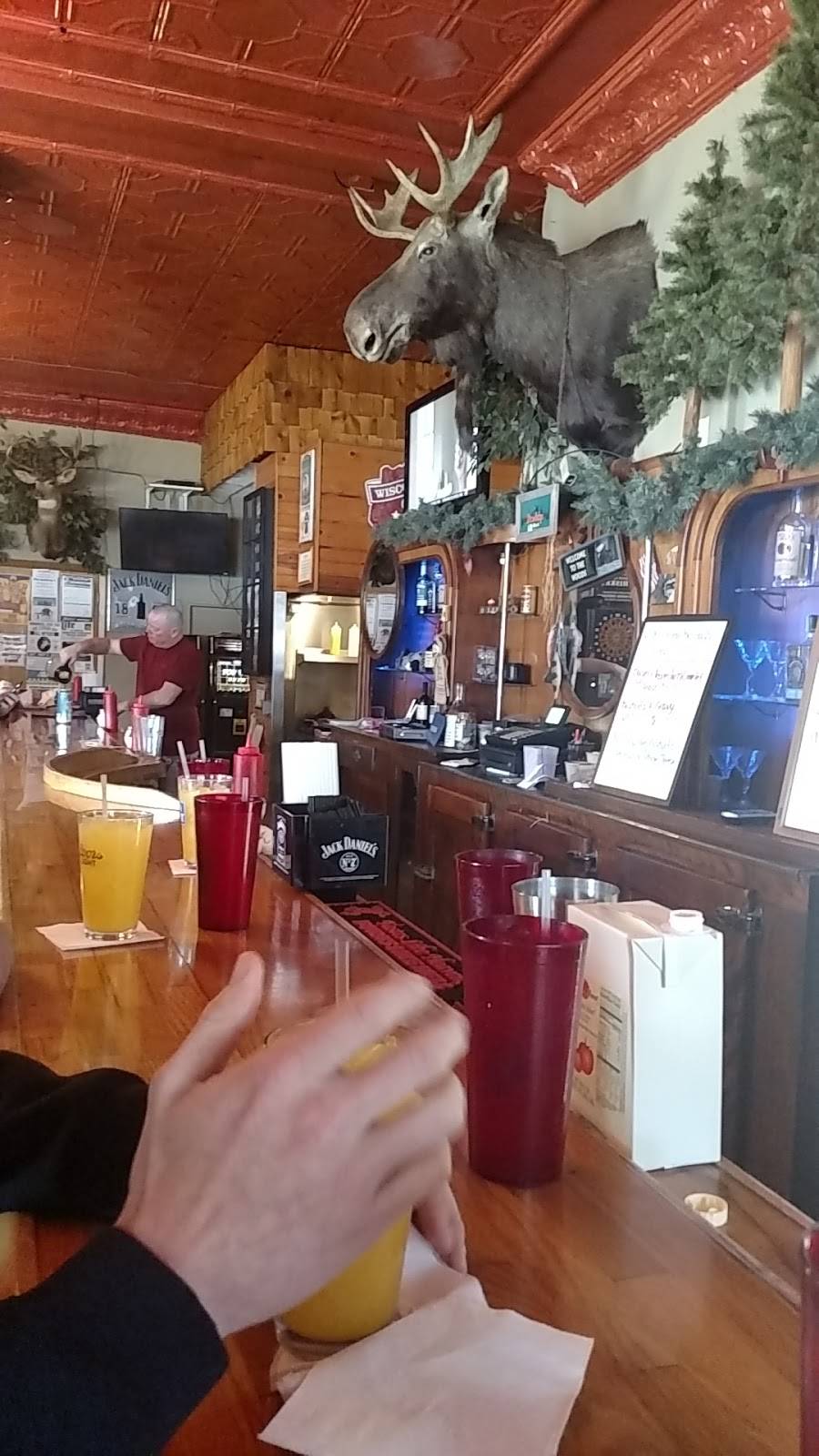 Woods Bar & Grill | restaurant | 320 S Oak St, Lone Rock, WI 53556, USA | 6085832625 OR +1 608-583-2625