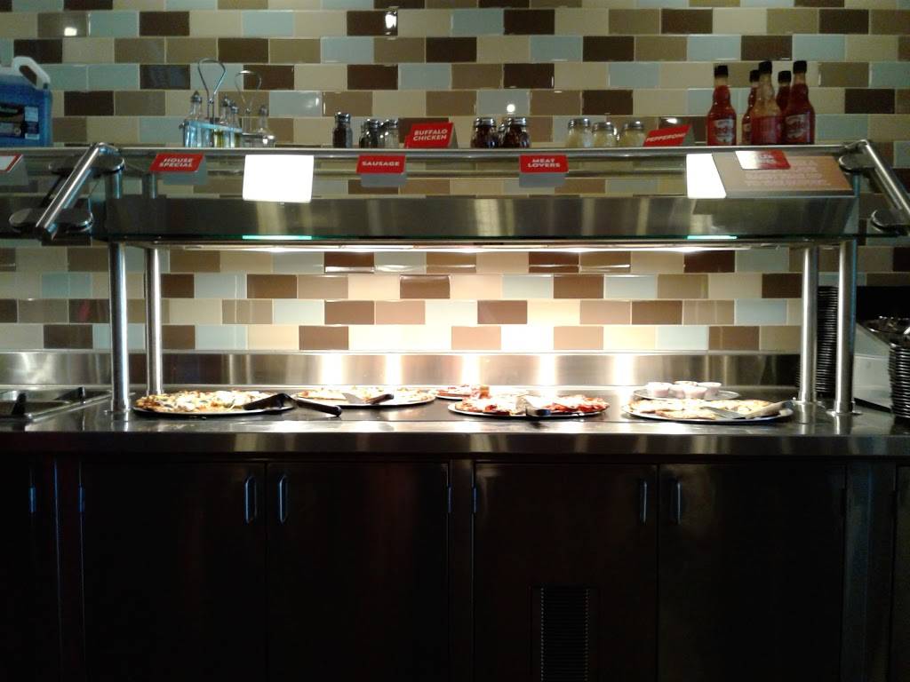 Reds Savoy Pizza | restaurant | 1575 Queens Dr, Woodbury, MN 55125, USA | 6513408502 OR +1 651-340-8502