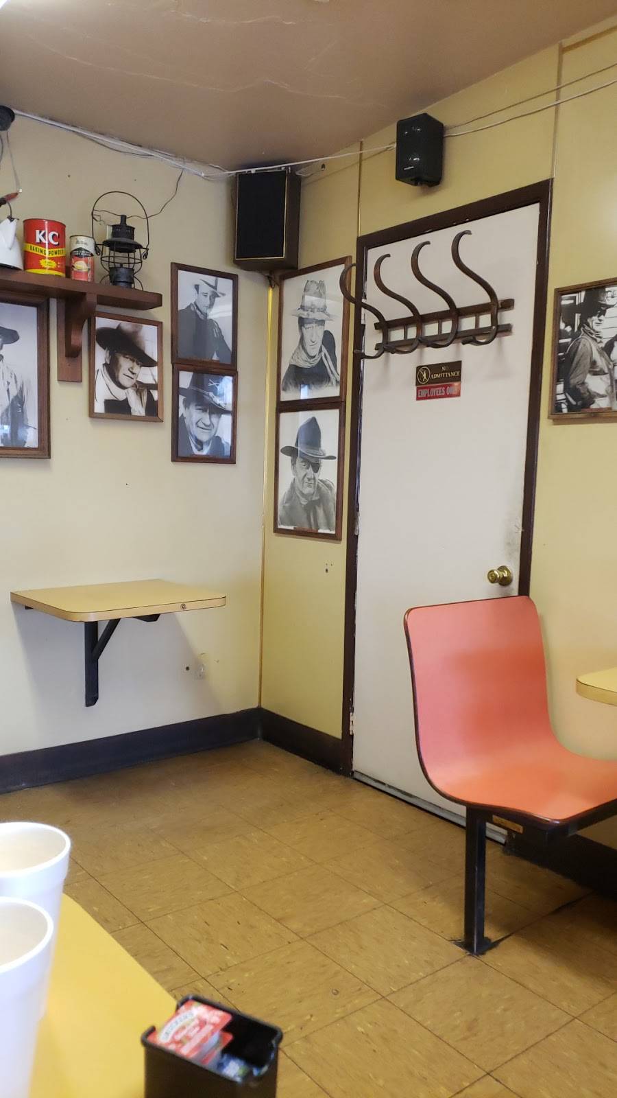 Country Boys Drive In | restaurant | 2648 E Fremont St, Stockton, CA 95205, USA | 2094642575 OR +1 209-464-2575