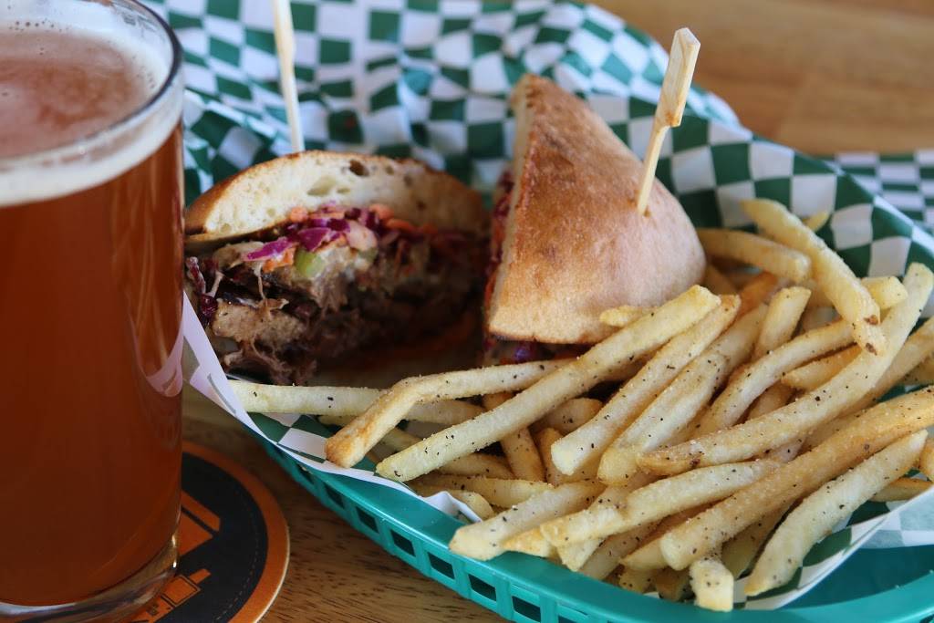 Raneys Bar & Grill | restaurant | 3923 Airport Way S, Seattle, WA 98108, USA | 2064675124 OR +1 206-467-5124