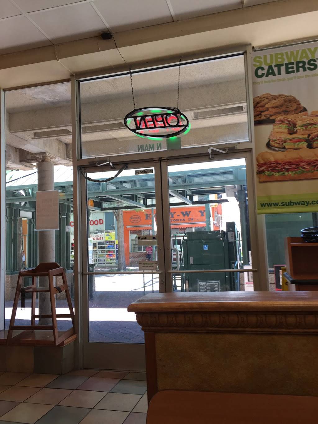 Subway | restaurant | 464 N Main St, Memphis, TN 38105, USA | 9015219753 OR +1 901-521-9753