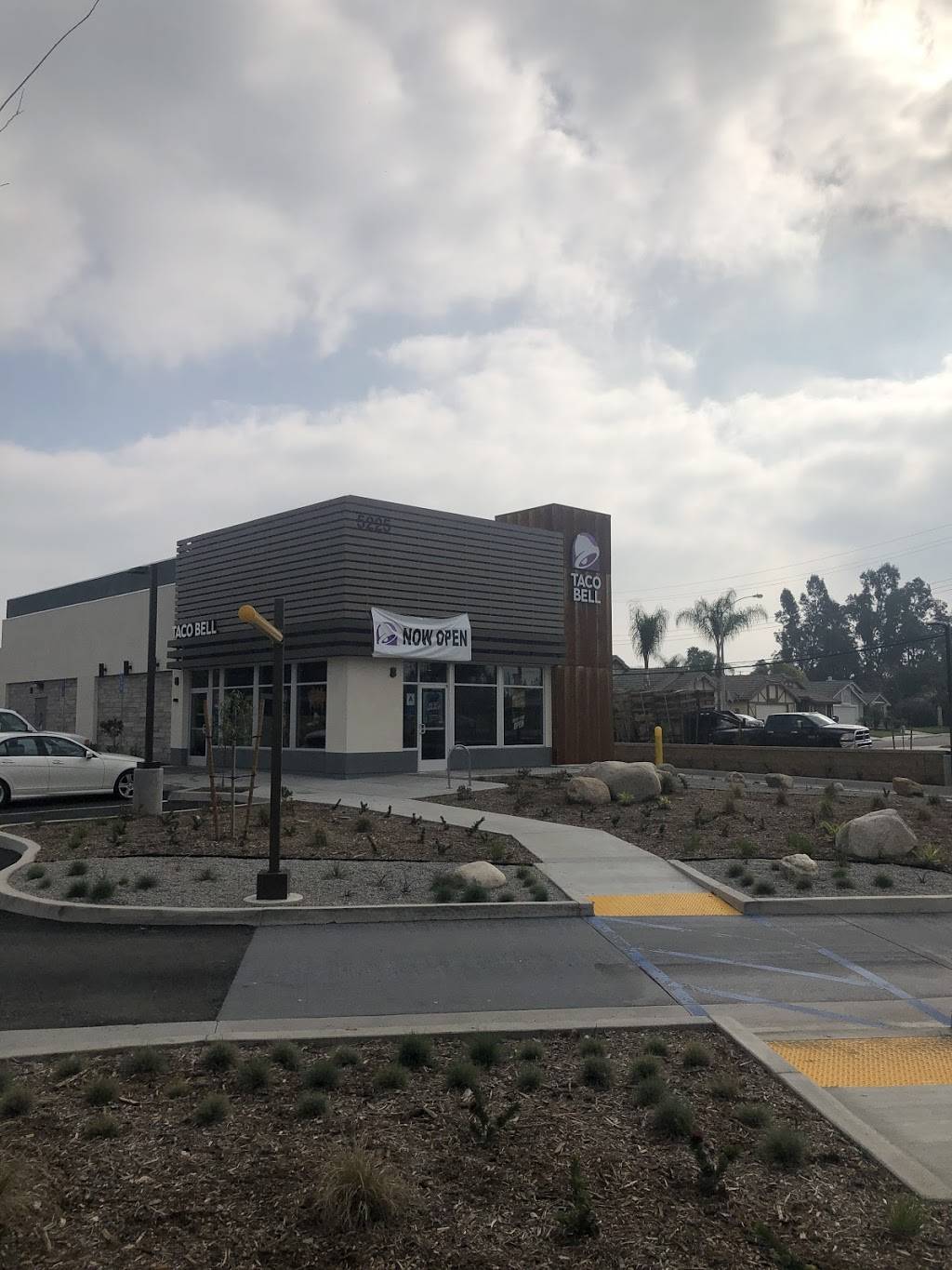 Taco Bell | restaurant | 5225 Van Buren Boulevard, Riverside, CA 92503, USA | 9513516991 OR +1 951-351-6991
