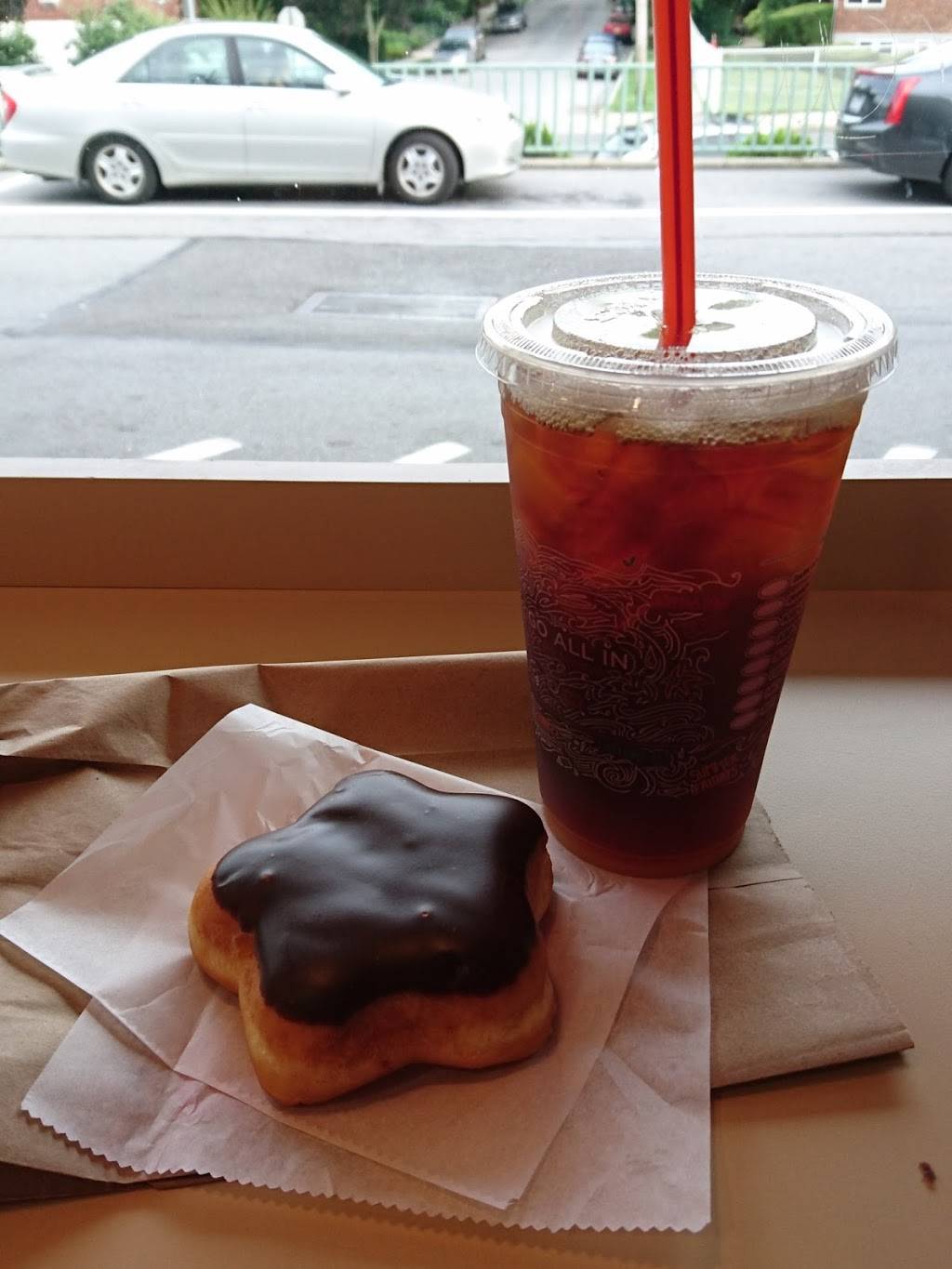 Dunkin Donuts | cafe | 21295 26th Ave, Bayside, NY 11360, USA | 7184283275 OR +1 718-428-3275