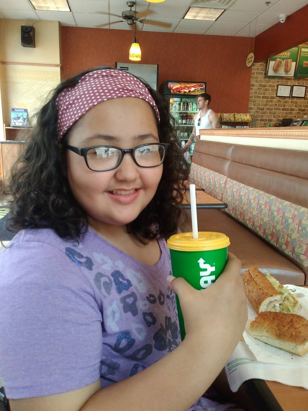 Subway Restaurants | restaurant | 700 Philadelphia Rd #5, Easton, PA 18042, USA | 6102522200 OR +1 610-252-2200