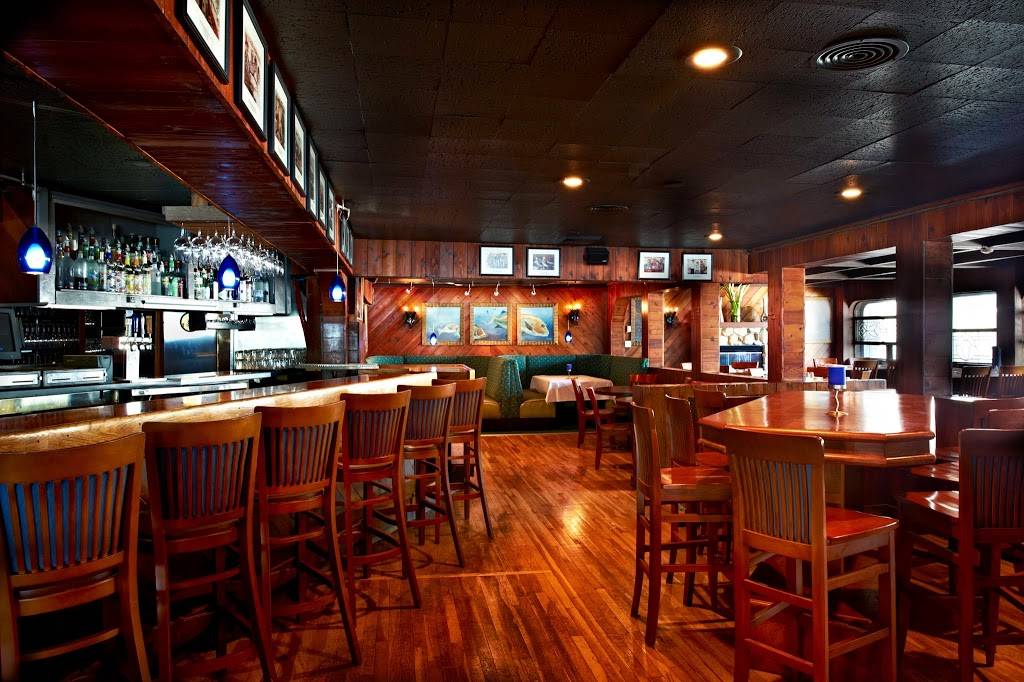 River Crab Blue Water Inn | restaurant | 1337 River Rd, St Clair, MI 48079, USA | 8103292261 OR +1 810-329-2261