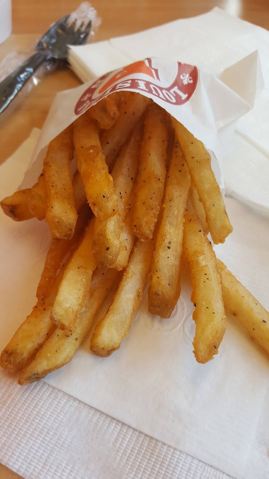 Popeyes Louisiana Kitchen | restaurant | 420 N Valley Mills Dr, Waco, TX 76710, USA | 2546332300 OR +1 254-633-2300