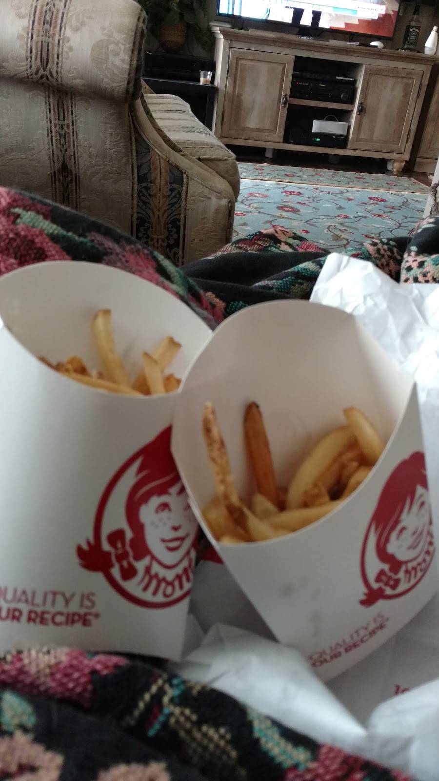 Wendys | restaurant | 2108 James E. Sauls Sr. Dr, Batavia, OH 45103, USA | 5134575684 OR +1 513-457-5684