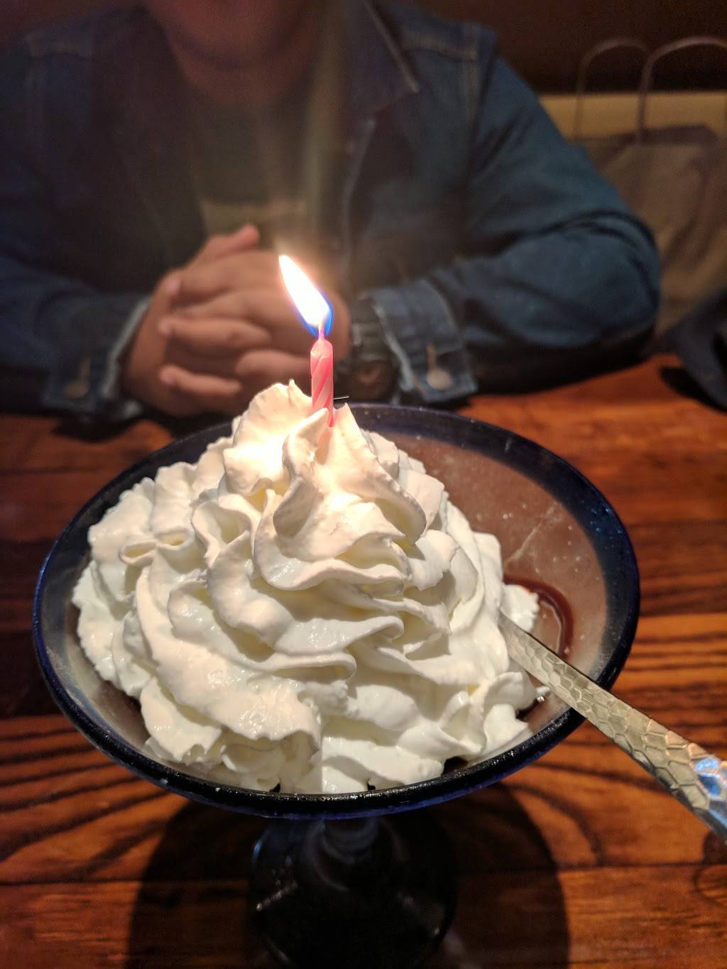 LongHorn Steakhouse | meal takeaway | Fashion Crossing Mall, 1250 S Washington St, North Attleborough, MA 02760, USA | 5086439622 OR +1 508-643-9622