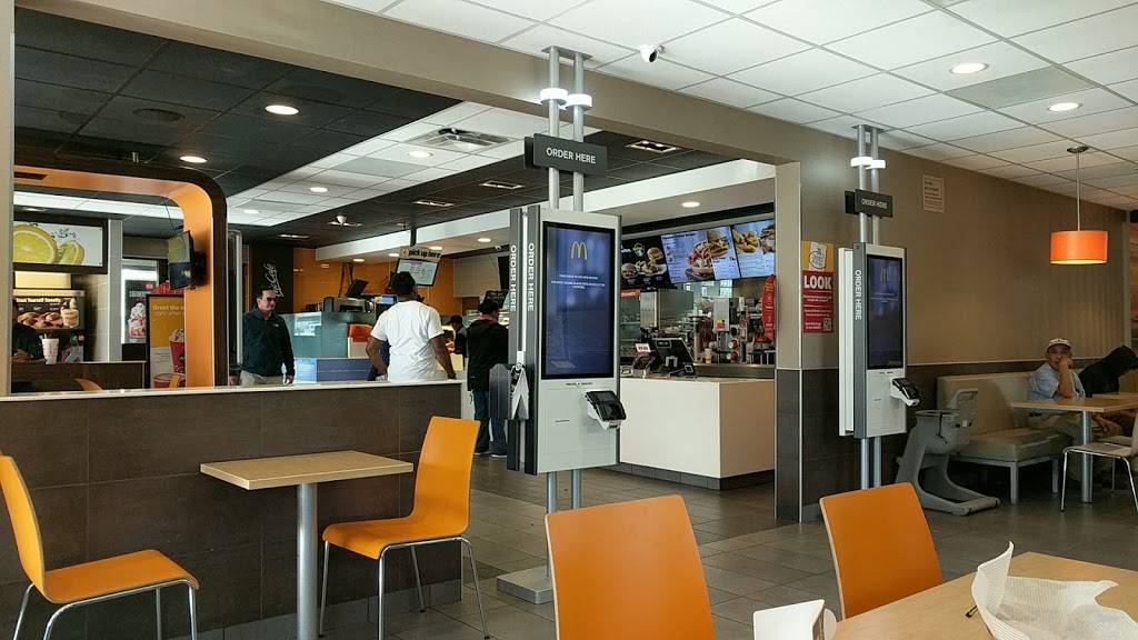 McDonalds | cafe | 121 W Glebe Rd, Alexandria, VA 22305, USA | 7035494429 OR +1 703-549-4429