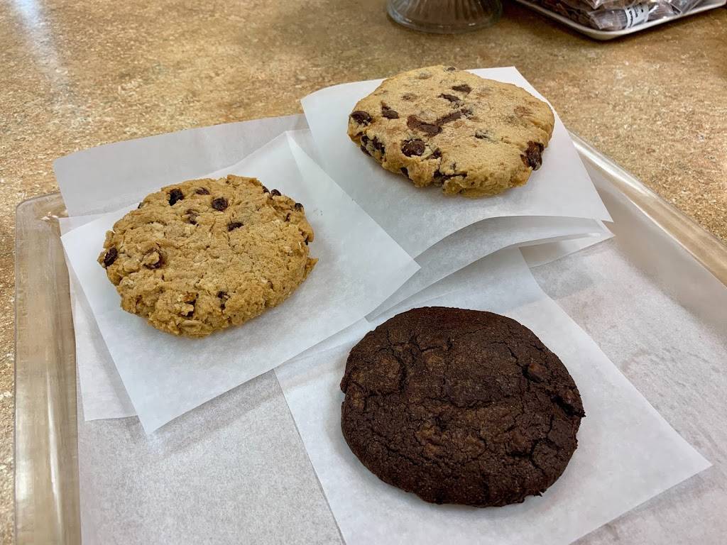 Hollywood Deli | restaurant | 6100 Hollywood Blvd 1st Floor, Hollywood, FL 33024, USA | 9549867570 OR +1 954-986-7570