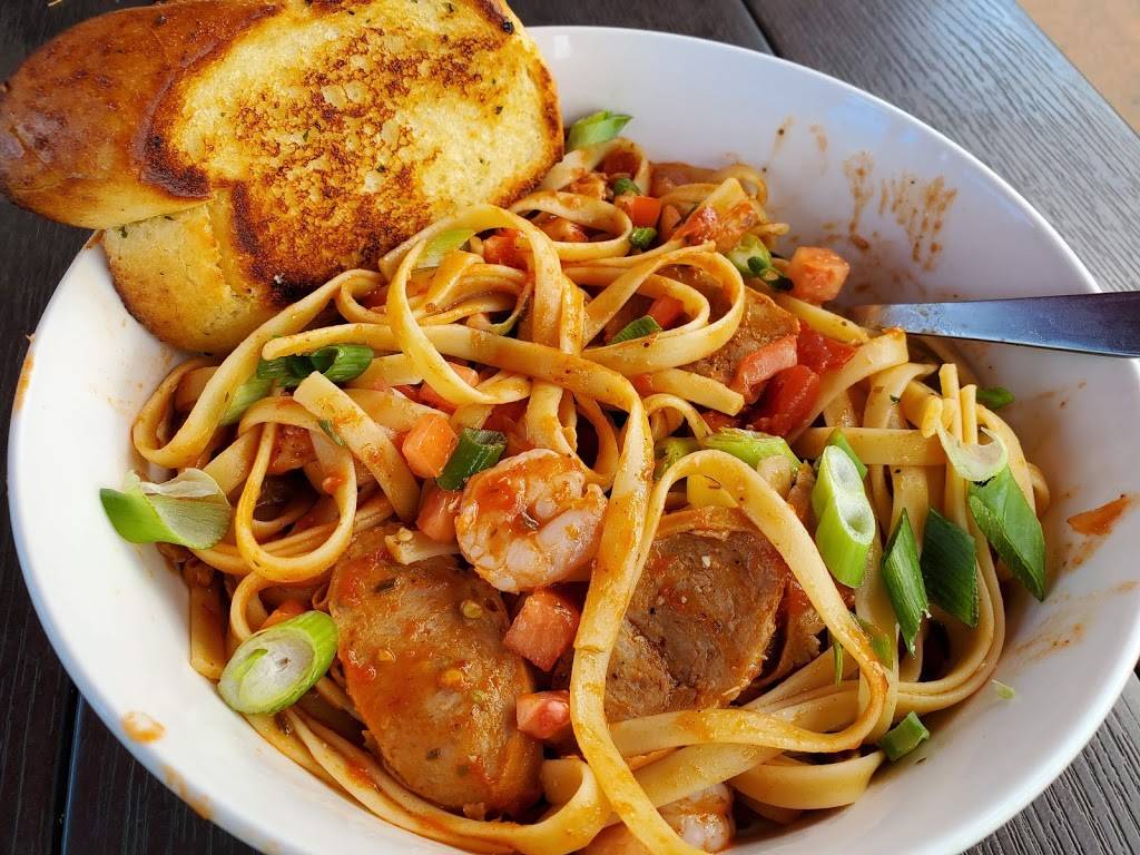 Boston Pizza | restaurant | 1 Industrial Dr, Grimsby, ON L3M 5H8, Canada | 9053091761 OR +1 905-309-1761