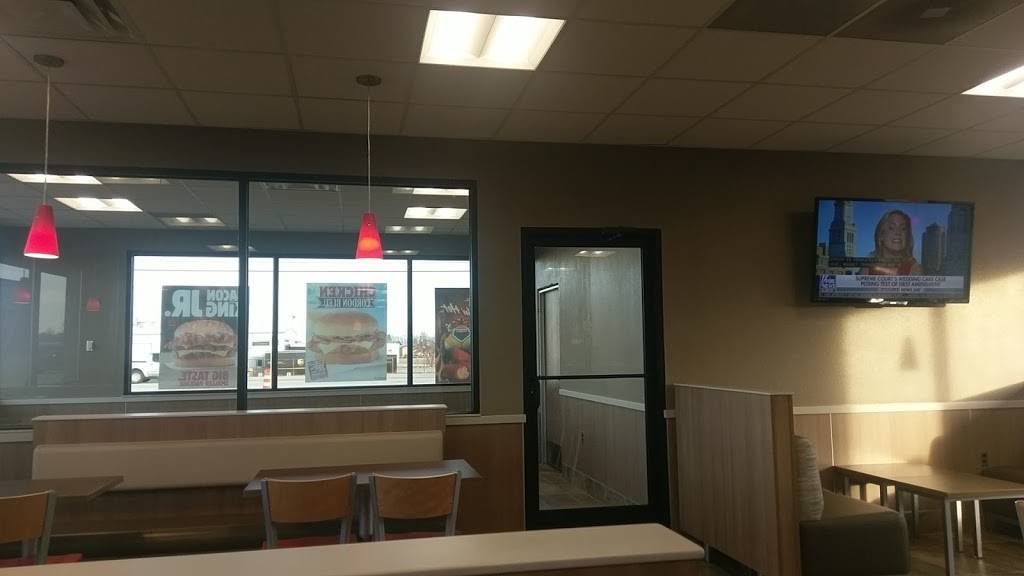 Burger King | restaurant | 2575 State Rd 46, Terre Haute, IN 47803, USA | 8128776619 OR +1 812-877-6619